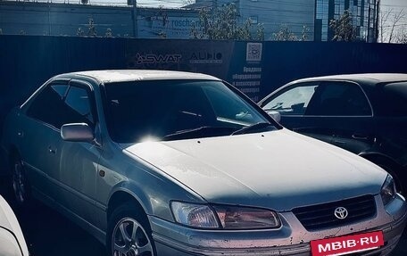 Toyota Camry, 1998 год, 420 000 рублей, 2 фотография