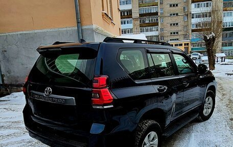 Toyota Land Cruiser Prado 150 рестайлинг 2, 2018 год, 4 650 000 рублей, 3 фотография