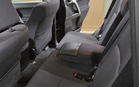 Toyota Land Cruiser Prado 150 рестайлинг 2, 2018 год, 4 650 000 рублей, 8 фотография