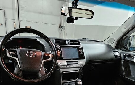 Toyota Land Cruiser Prado 150 рестайлинг 2, 2018 год, 4 650 000 рублей, 9 фотография