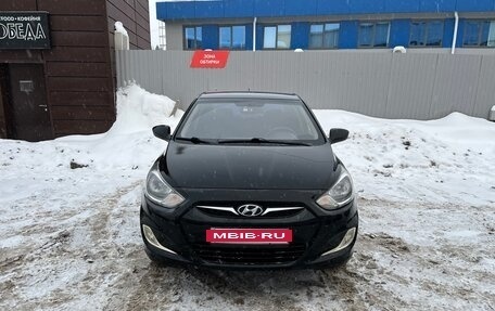 Hyundai Solaris II рестайлинг, 2012 год, 900 000 рублей, 4 фотография