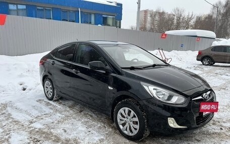 Hyundai Solaris II рестайлинг, 2012 год, 900 000 рублей, 5 фотография