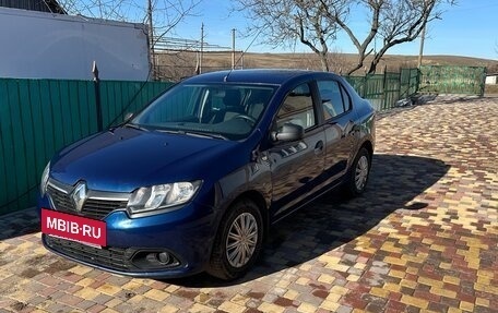 Renault Logan II, 2014 год, 800 000 рублей, 2 фотография