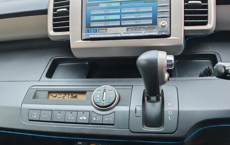 Honda Freed I, 2011 год, 1 090 000 рублей, 16 фотография