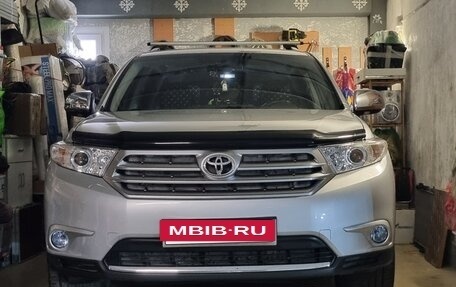 Toyota Highlander III, 2011 год, 2 550 000 рублей, 2 фотография