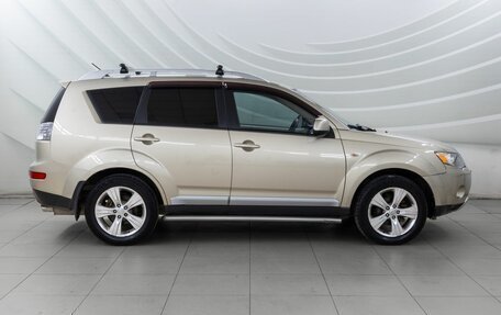 Mitsubishi Outlander III рестайлинг 3, 2008 год, 998 000 рублей, 8 фотография