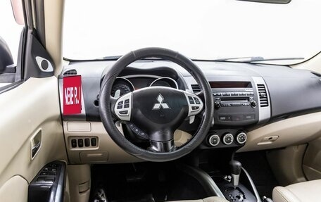 Mitsubishi Outlander III рестайлинг 3, 2008 год, 998 000 рублей, 14 фотография