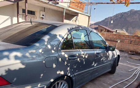 Mercedes-Benz C-Класс, 2004 год, 750 000 рублей, 1 фотография