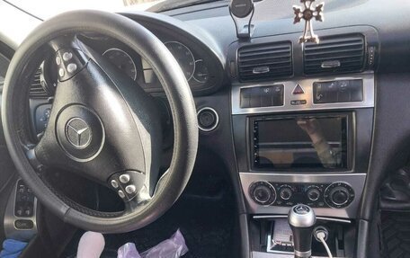 Mercedes-Benz C-Класс, 2004 год, 750 000 рублей, 5 фотография