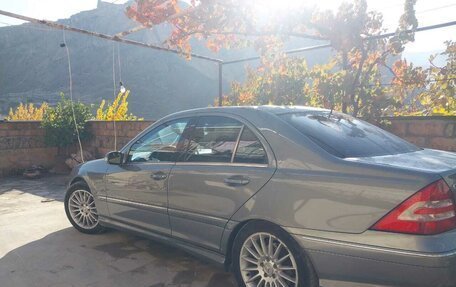 Mercedes-Benz C-Класс, 2004 год, 750 000 рублей, 3 фотография