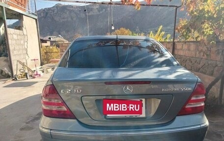 Mercedes-Benz C-Класс, 2004 год, 750 000 рублей, 2 фотография