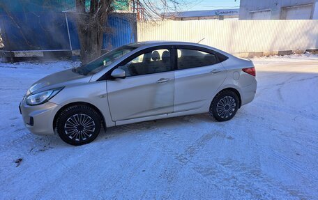 Hyundai Solaris II рестайлинг, 2011 год, 535 000 рублей, 4 фотография