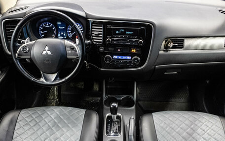 Mitsubishi Outlander III рестайлинг 3, 2014 год, 1 299 000 рублей, 5 фотография