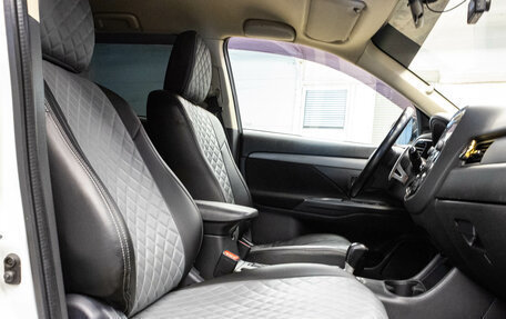 Mitsubishi Outlander III рестайлинг 3, 2014 год, 1 299 000 рублей, 22 фотография