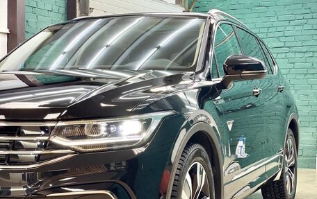 Volkswagen Tiguan II, 2024 год, 4 990 000 рублей, 2 фотография