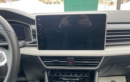 Volkswagen Tiguan II, 2024 год, 4 990 000 рублей, 16 фотография