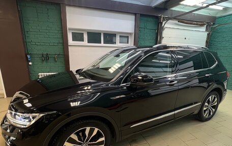 Volkswagen Tiguan II, 2024 год, 4 990 000 рублей, 6 фотография