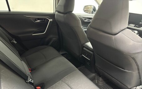 Toyota RAV4, 2021 год, 3 420 000 рублей, 13 фотография