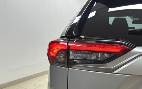 Toyota RAV4, 2021 год, 3 420 000 рублей, 10 фотография