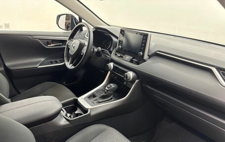 Toyota RAV4, 2021 год, 3 420 000 рублей, 12 фотография