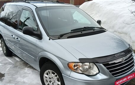 Chrysler Town & Country IV, 2005 год, 1 170 000 рублей, 3 фотография