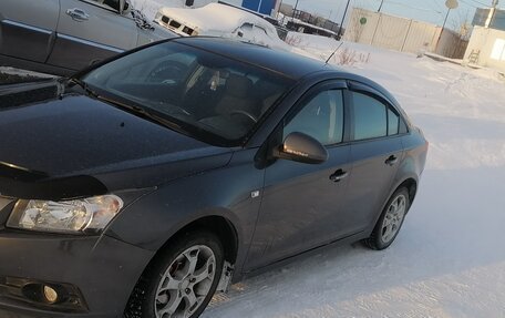 Chevrolet Cruze II, 2010 год, 720 000 рублей, 2 фотография
