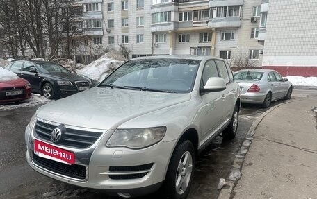 Volkswagen Touareg III, 2007 год, 1 050 000 рублей, 2 фотография