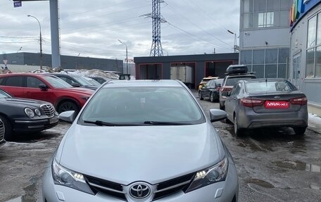 Toyota Auris II, 2013 год, 1 400 000 рублей, 1 фотография