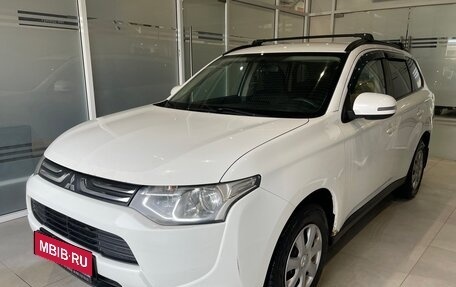 Mitsubishi Outlander III рестайлинг 3, 2013 год, 1 049 000 рублей, 1 фотография
