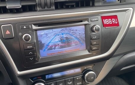 Toyota Auris II, 2013 год, 1 400 000 рублей, 12 фотография