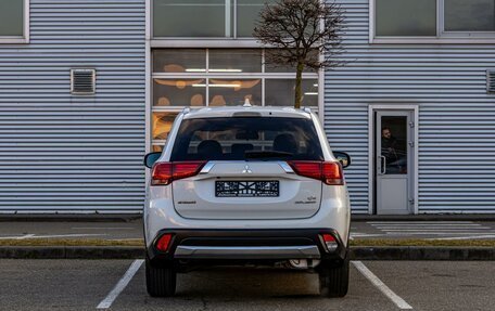 Mitsubishi Outlander III рестайлинг 3, 2017 год, 1 895 000 рублей, 5 фотография