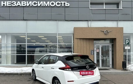 Nissan Leaf II, 2019 год, 1 950 000 рублей, 4 фотография
