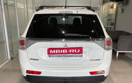 Mitsubishi Outlander III рестайлинг 3, 2013 год, 1 049 000 рублей, 3 фотография