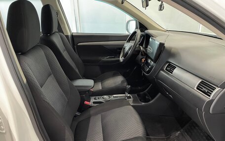 Mitsubishi Outlander III рестайлинг 3, 2013 год, 1 049 000 рублей, 11 фотография
