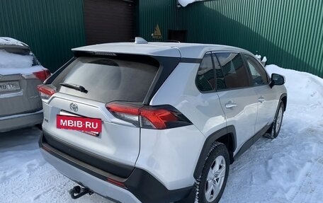 Toyota RAV4, 2022 год, 2 880 000 рублей, 3 фотография