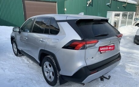 Toyota RAV4, 2022 год, 2 880 000 рублей, 4 фотография