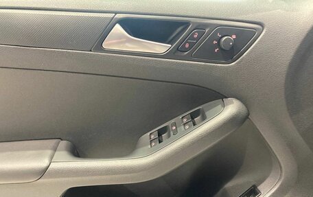 Volkswagen Jetta VI, 2014 год, 940 000 рублей, 17 фотография