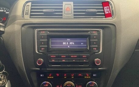 Volkswagen Jetta VI, 2014 год, 940 000 рублей, 16 фотография