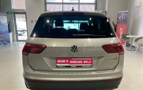 Volkswagen Tiguan II, 2017 год, 2 289 000 рублей, 5 фотография