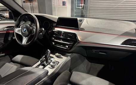 BMW 5 серия, 2018 год, 3 390 000 рублей, 9 фотография