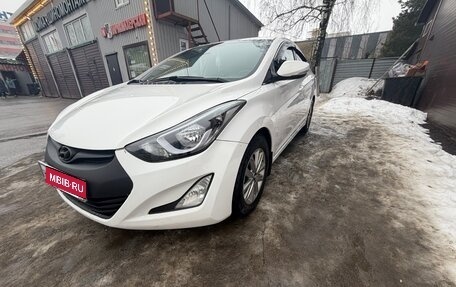 Hyundai Elantra V, 2013 год, 950 000 рублей, 3 фотография