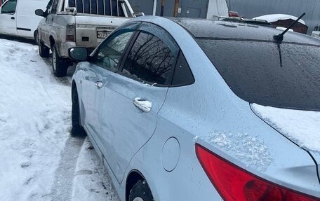 Hyundai Solaris II рестайлинг, 2011 год, 640 000 рублей, 2 фотография