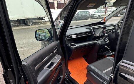 Honda Stepwgn IV, 2017 год, 1 999 999 рублей, 13 фотография