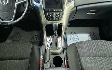 Opel Astra J, 2010 год, 780 000 рублей, 13 фотография