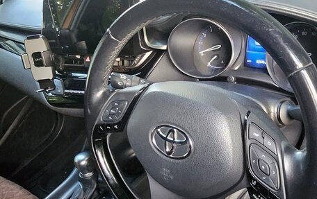 Toyota C-HR I рестайлинг, 2017 год, 1 800 000 рублей, 3 фотография