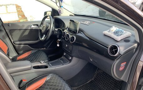 Mercedes-Benz B-Класс, 2015 год, 1 400 000 рублей, 7 фотография