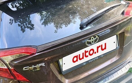 Toyota C-HR I рестайлинг, 2017 год, 1 800 000 рублей, 8 фотография