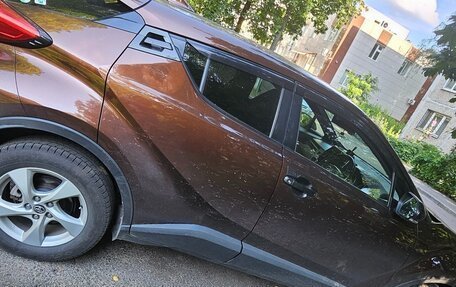 Toyota C-HR I рестайлинг, 2017 год, 1 800 000 рублей, 10 фотография