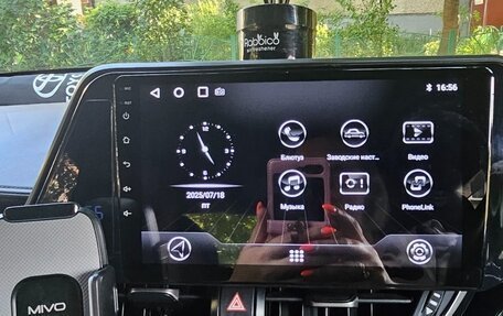 Toyota C-HR I рестайлинг, 2017 год, 1 800 000 рублей, 11 фотография