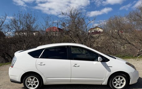 Toyota Prius, 2006 год, 680 000 рублей, 4 фотография
